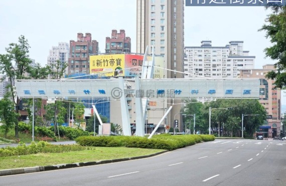 竹科金山街｜前段角間店套《有電梯》