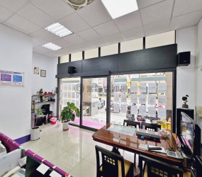 寓見愛｜臨路黃金店面附平車《六米面寬、現成收租》