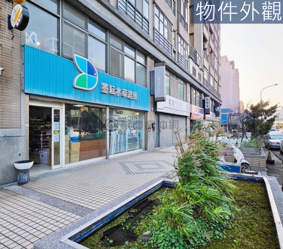 竹北環北｜醒目黃金三角窗店面《挑高、大空間》