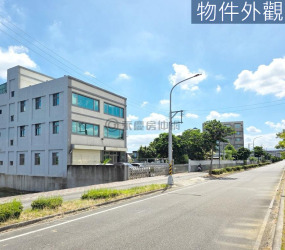 公道路旁｜五代同堂大地坪農舍 《關埔二期旁》