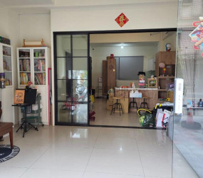 南寮延平邊間5.2米寬透店