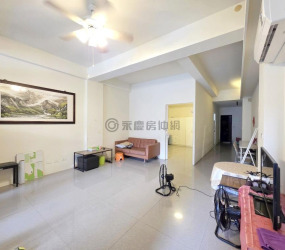 遠百商圈｜臨路大地坪五房豪墅《可住可店百坪空間》